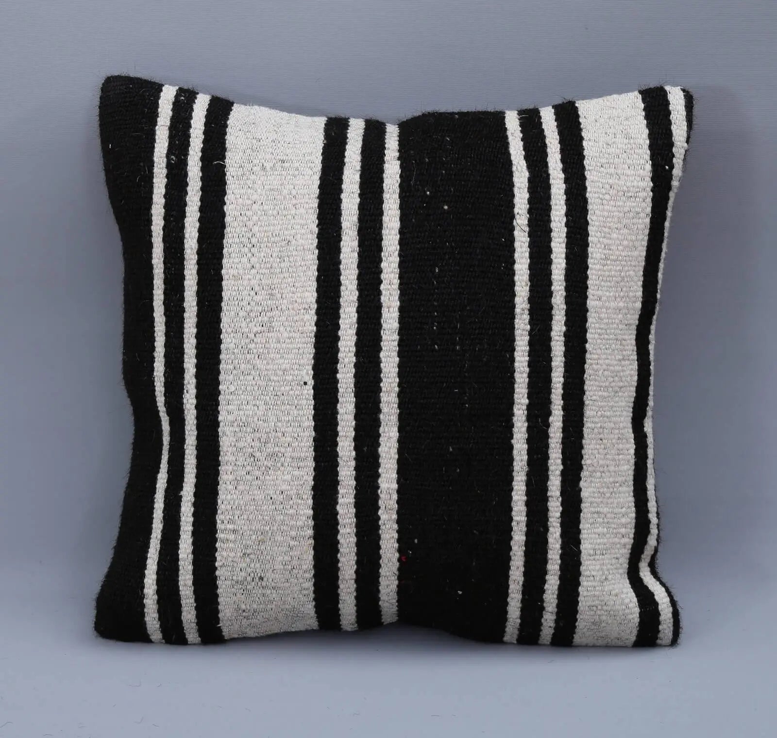 RC 27169 1 BEIGE PILLOWS